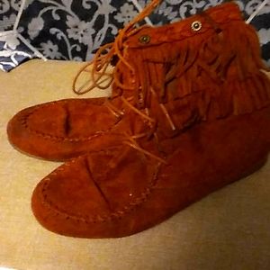 Size 8 wild diva lounge shoes